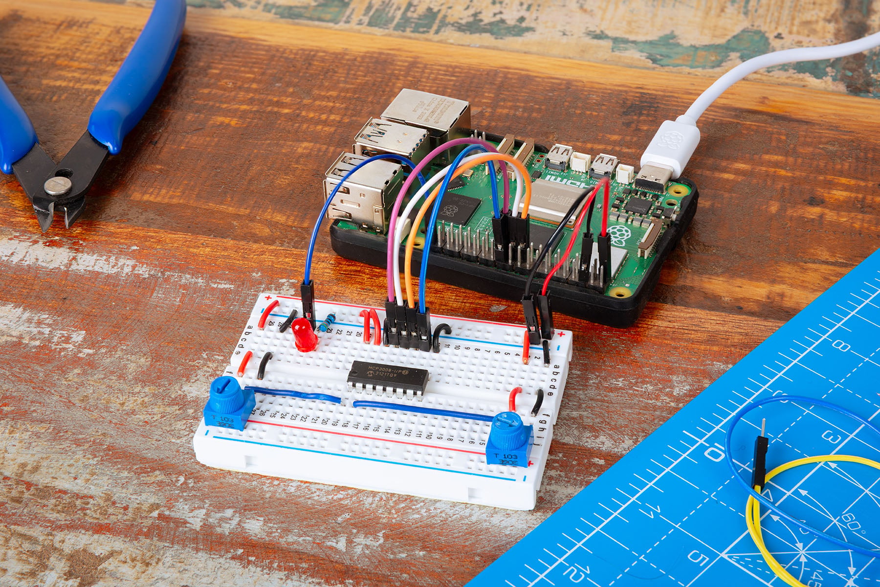 Cover Image Собираем интернет-радио на Raspberry Pi с АЦП MCP3008
