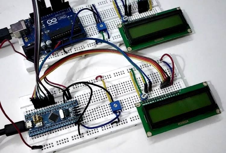 Собранная схема SPI-связи STM32 и Arduino на макетной плате